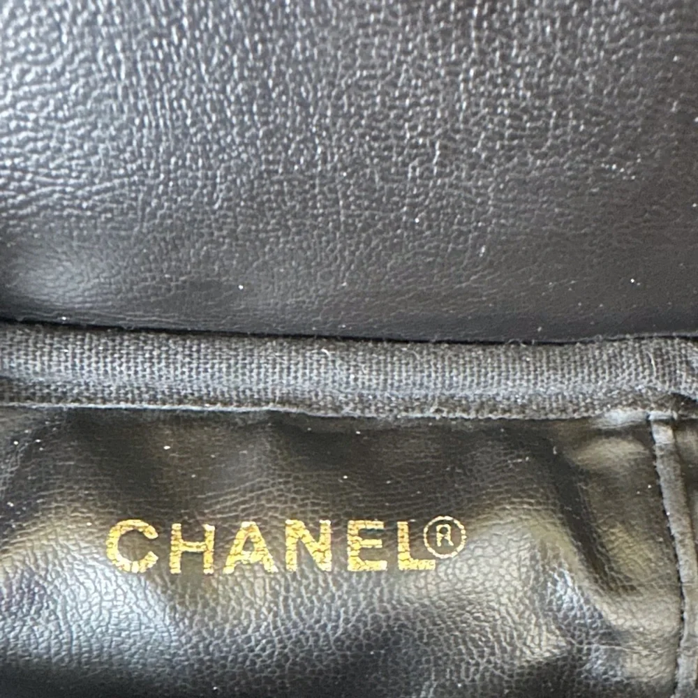 🖤🖤🖤Authentic Black CHANEL CC Stitch Vanity Caviar Handbag